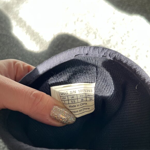 Ugg Australia Women's Classic Short Boots Blue Size 7 EUC Barely worn like NEW - Picture 6 of 6